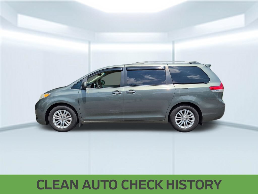 Used 2014 Toyota Sienna XLE FWD video 2
