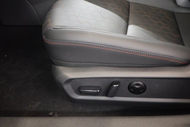 New 2026 Nissan Sentra SR w/ SR Premium Package FWD image 14