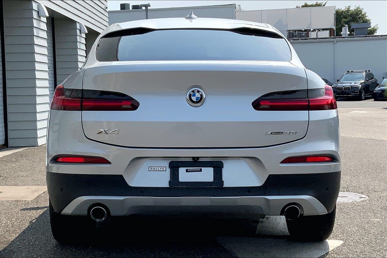 Used 2021 BMW X4 xDrive30i w/ Executive Package AWD/4WD image 6