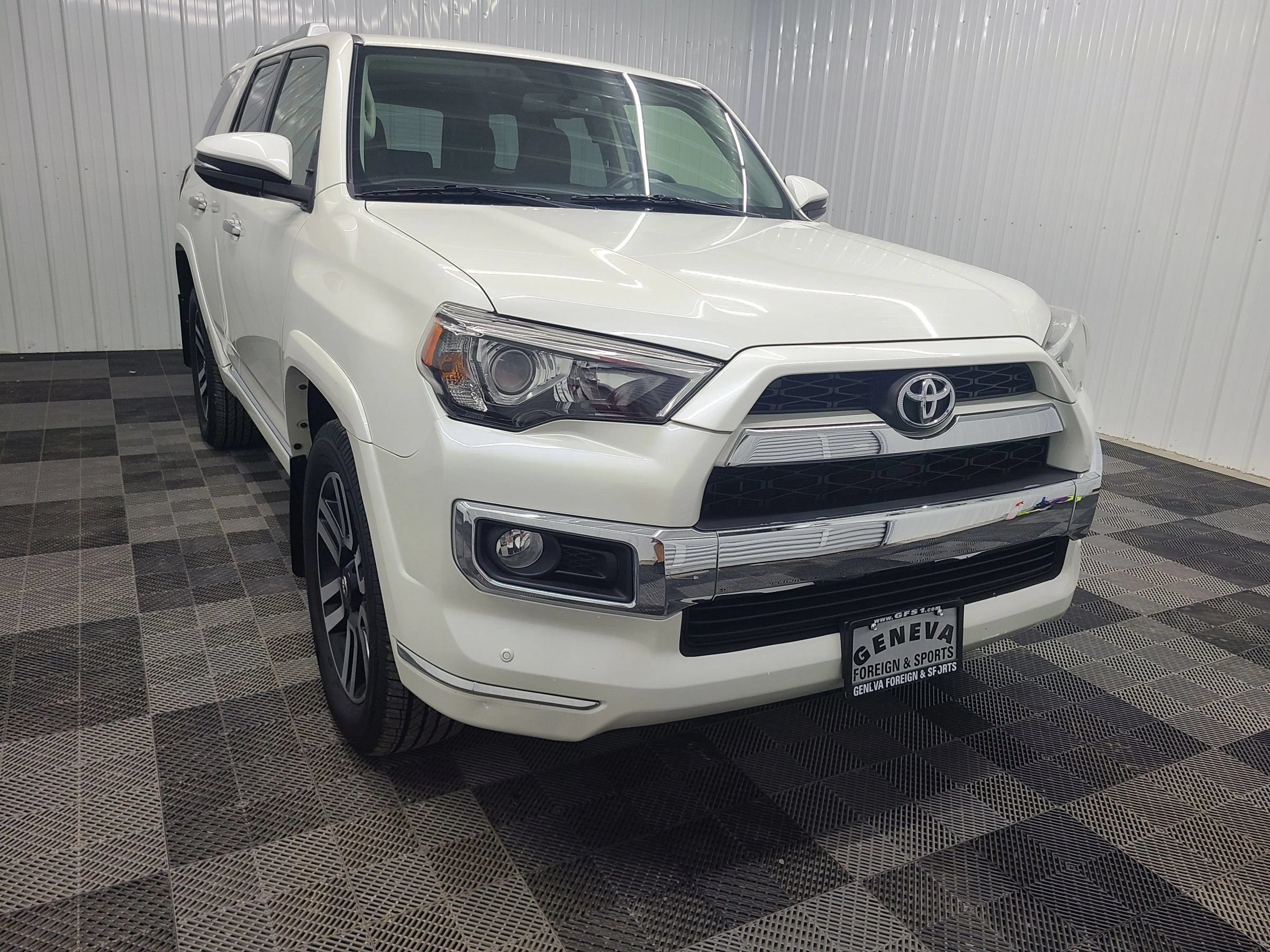 Used 2016 Toyota 4Runner Limited AWD/4WD image 5