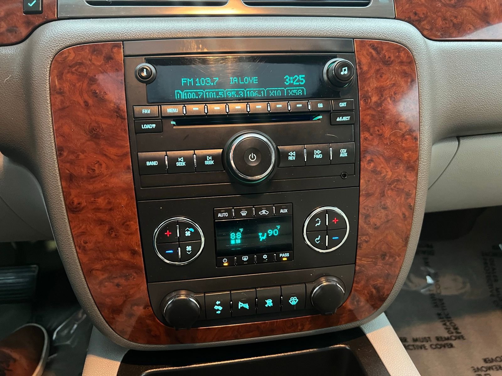 Used 2007 Chevrolet Tahoe LTZ w/ LTZ Preferred Equipment Group image 38