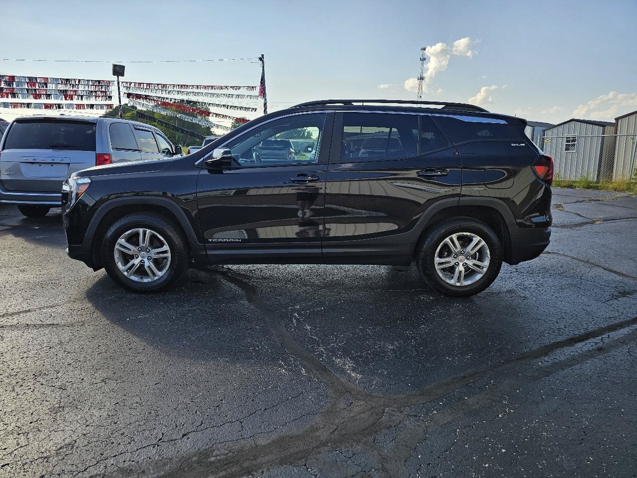 Used 2023 GMC Terrain SLE w/ Driver Convenience Package AWD/4WD image 34