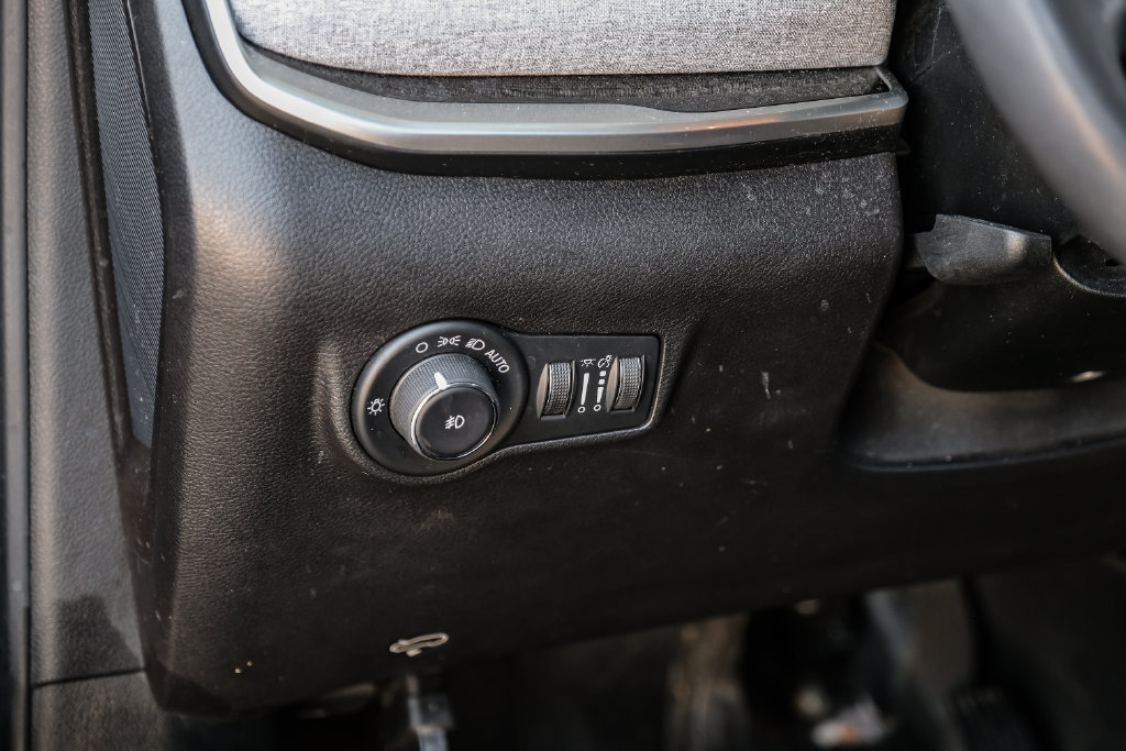 Used 2024 Jeep Compass Latitude AWD/4WD image 38