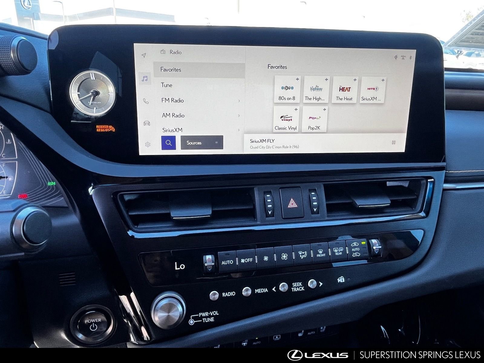 Certified 2024 Lexus ES 300h 300h w/ Premium Package image 15