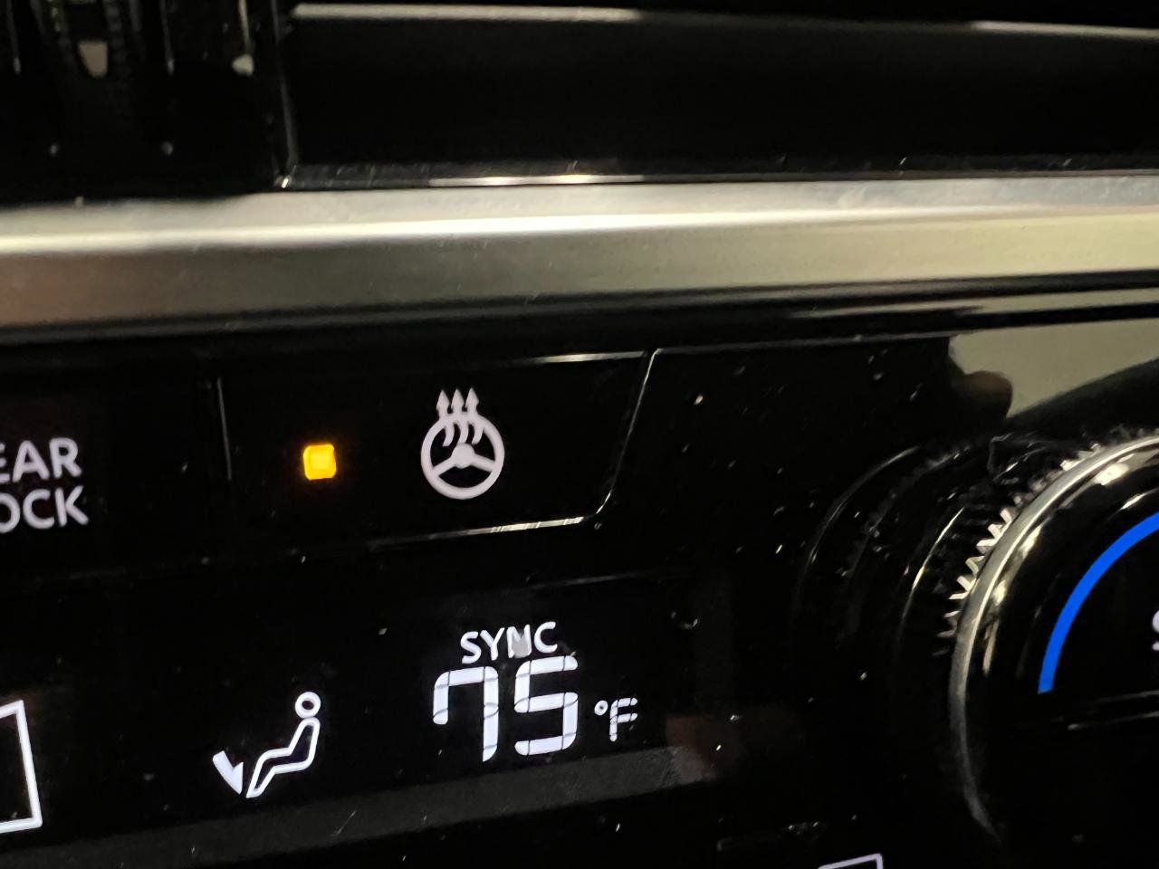 Used 2025 Nissan Pathfinder SL image 46