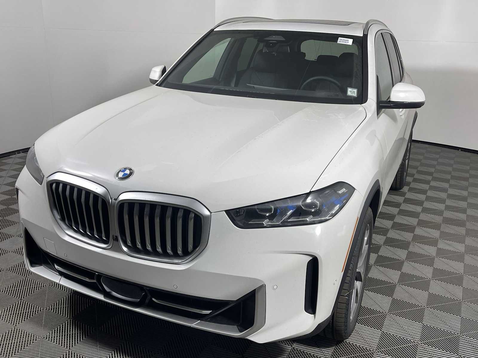 New 2026 BMW X5 xDrive40i w/ Parking Assistance Package AWD/4WD image 7