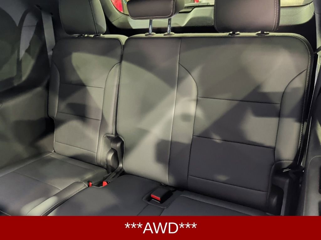 Certified 2025 Buick Enclave Preferred image 17