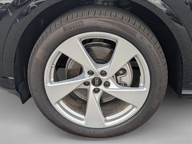 New 2025 Audi Q5 Prestige image 9