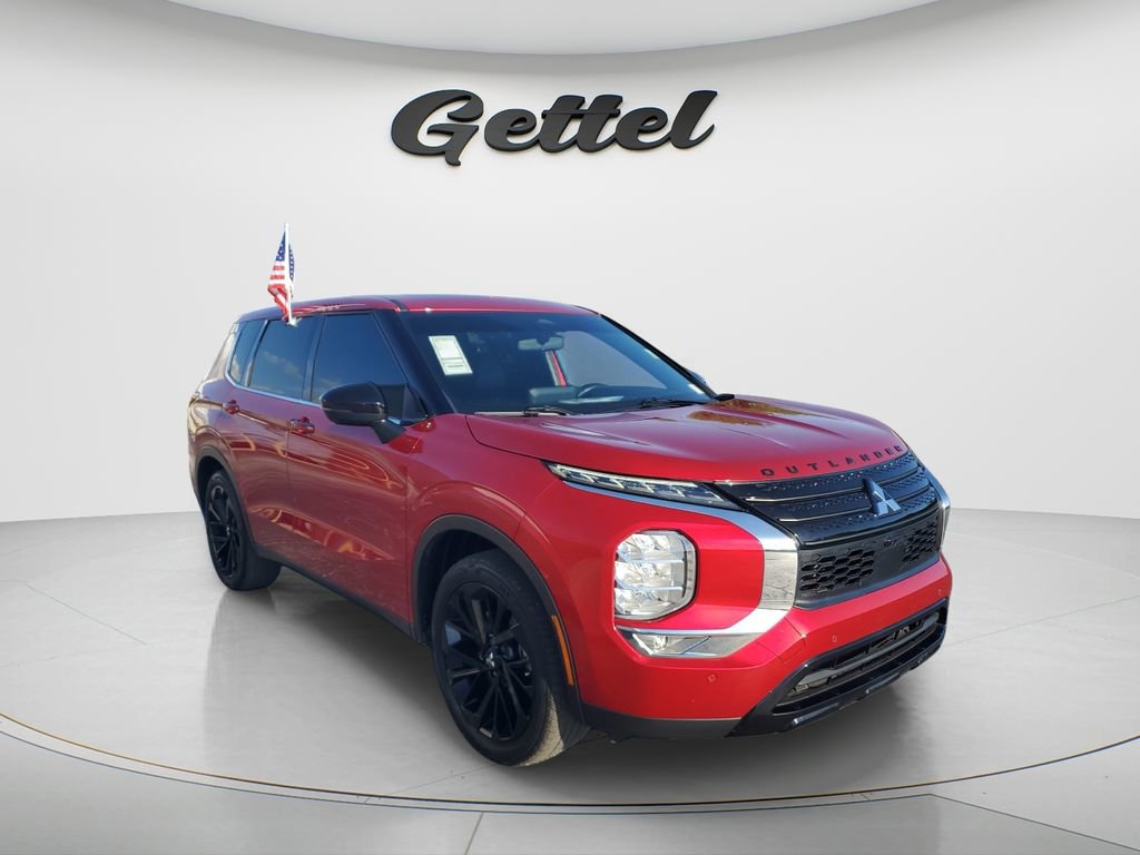 Used 2024 Mitsubishi Outlander SE Black Edition FWD image 3