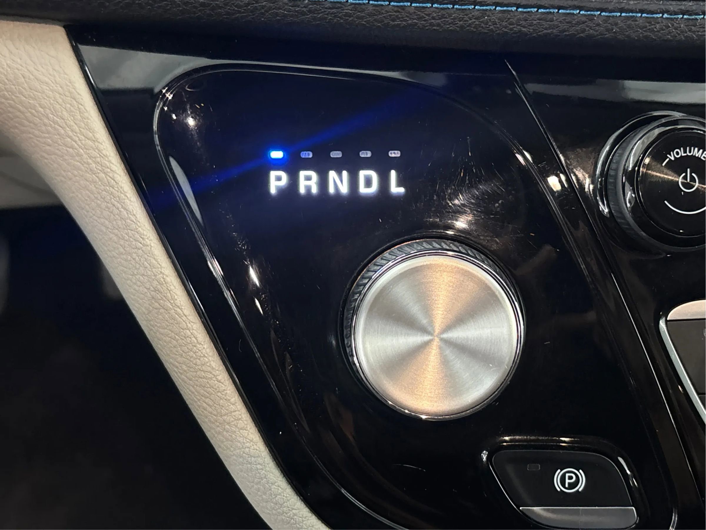 Used 2021 Chrysler Pacifica Touring-L image 43