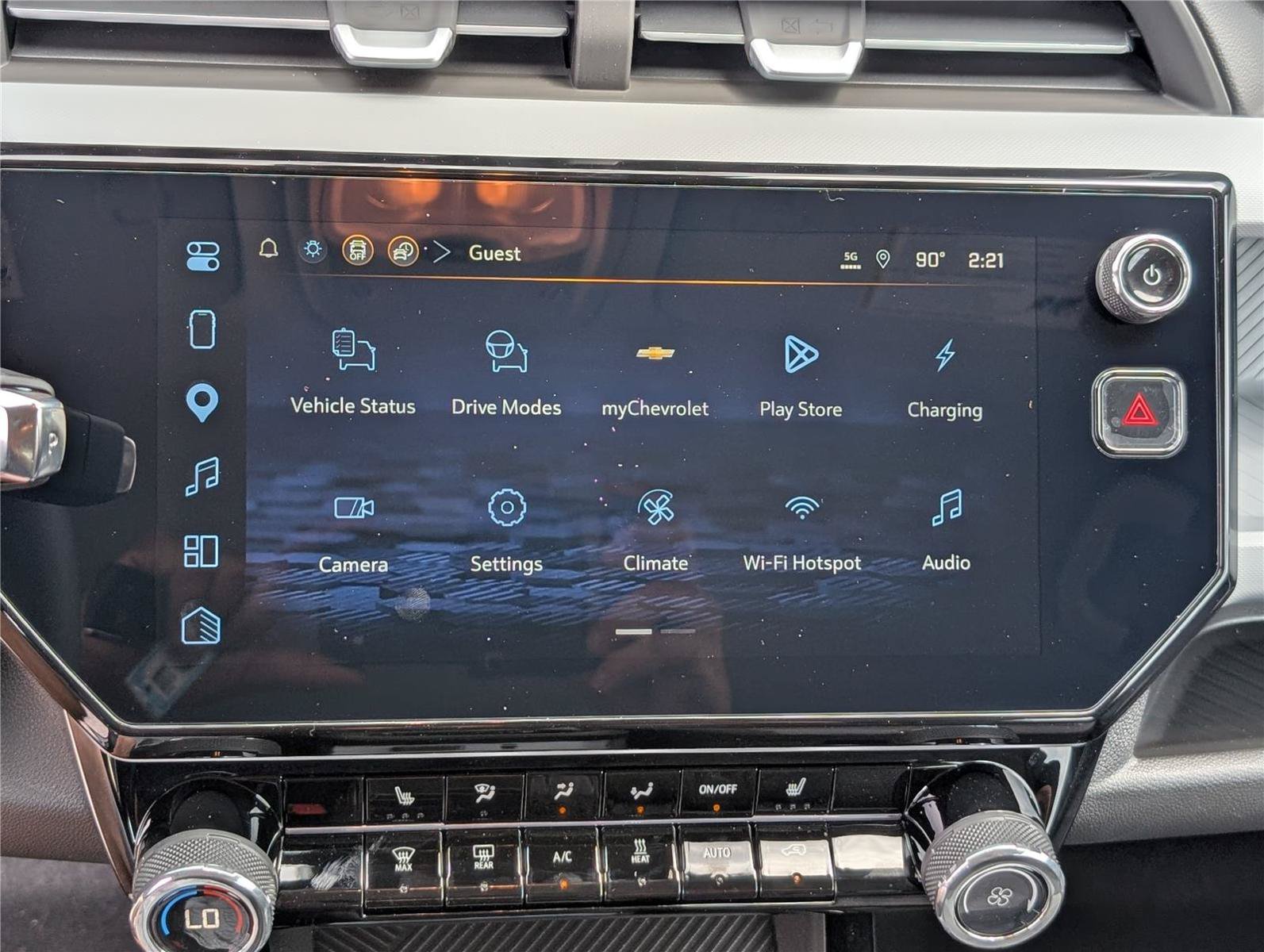 New 2027 Chevrolet Bolt LT w/ Comfort Package FWD image 21