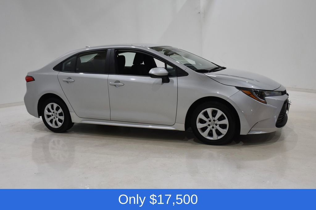 Used 2024 Toyota Corolla LE image 3