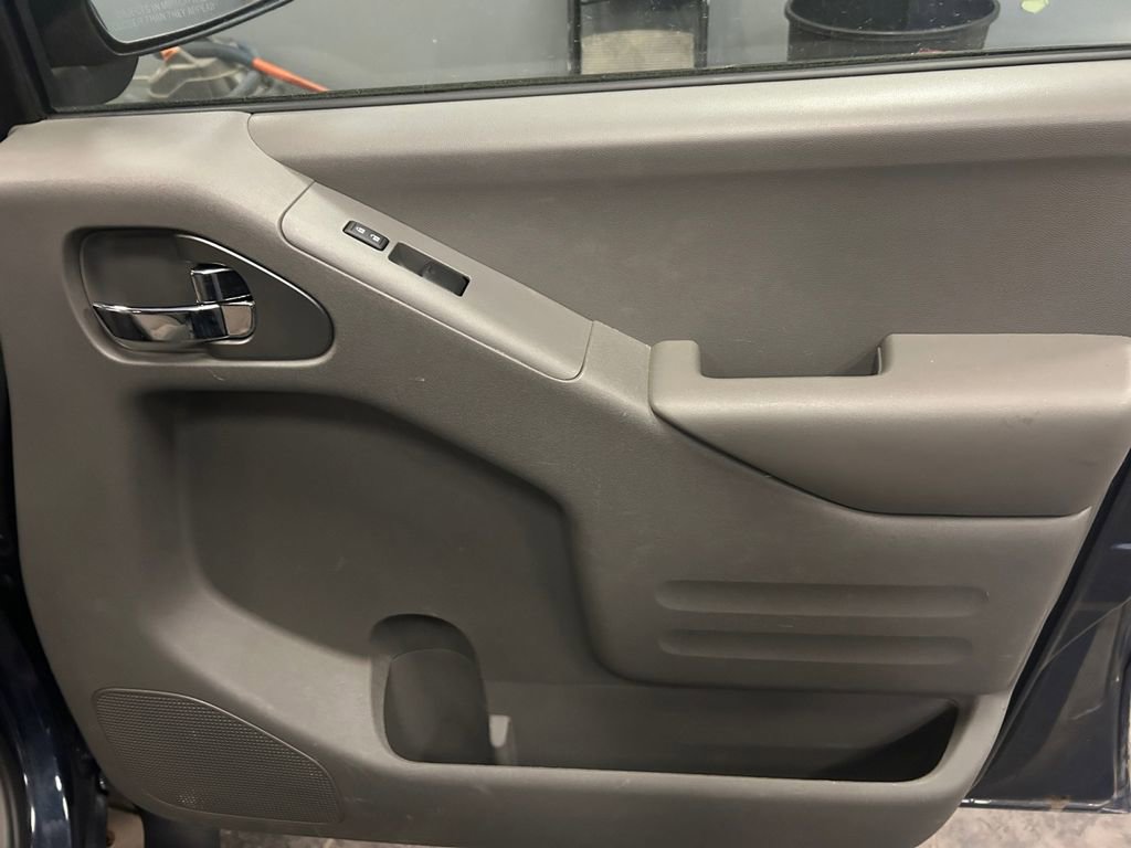 Used 2020 Nissan Frontier SV AWD/4WD image 17