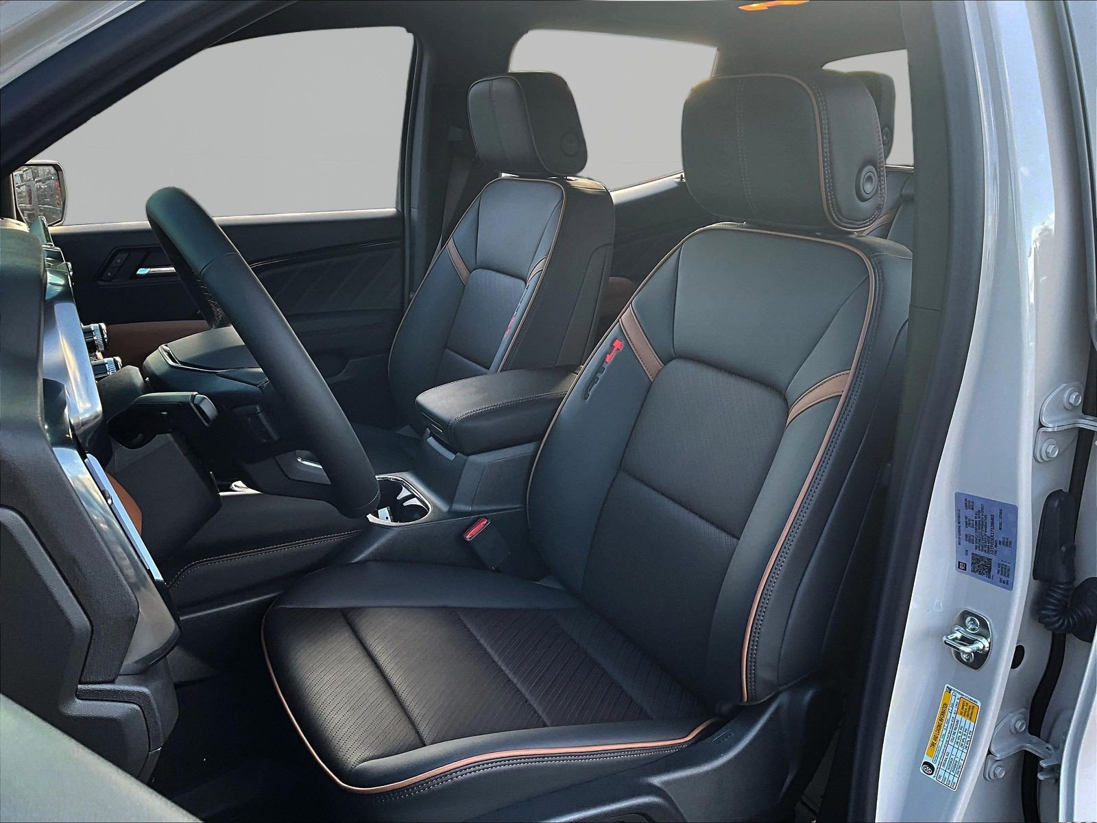 New 2026 GMC Canyon AT4 w/ Technology Plus Package AWD/4WD image 17