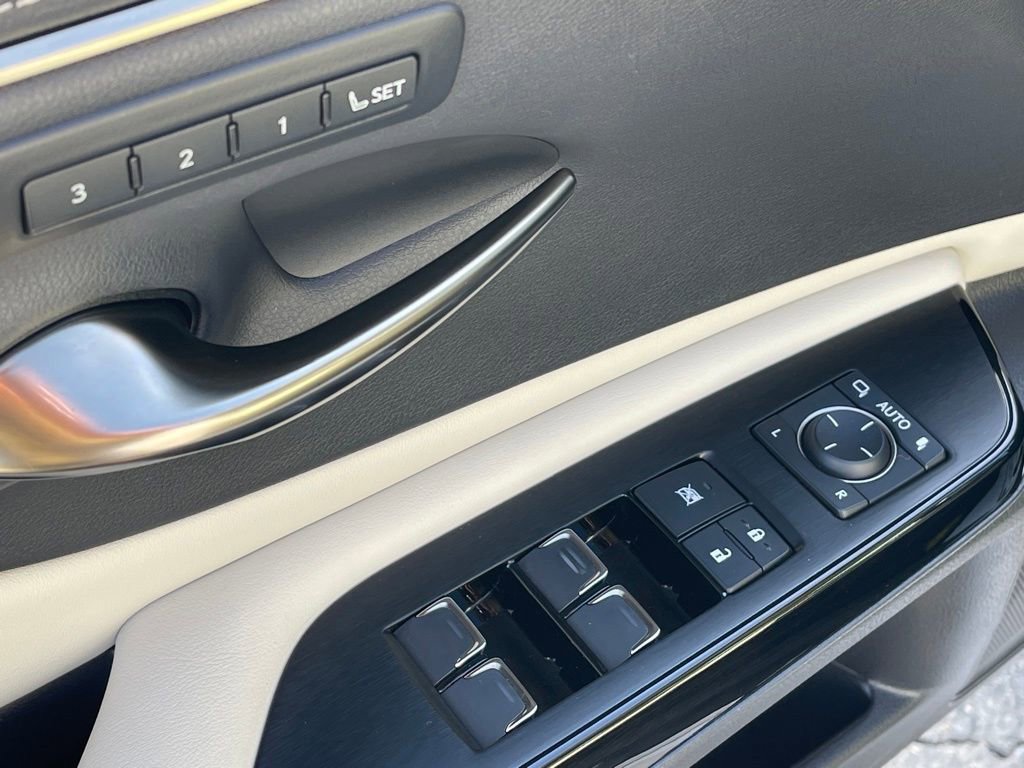 Used 2023 Lexus ES 350 w/ Premium Package image 15