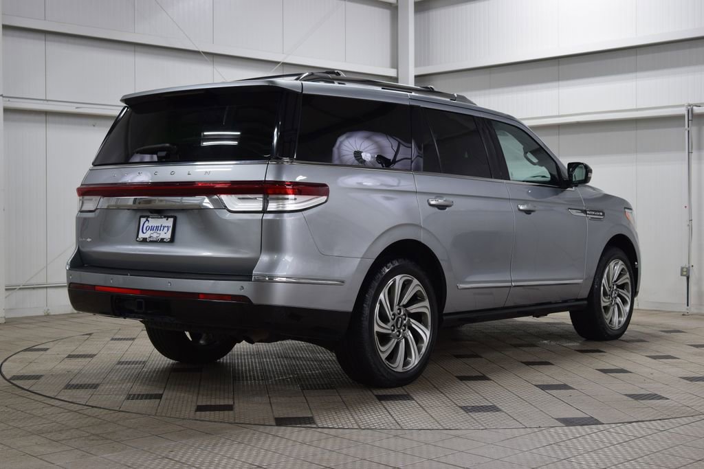 Used 2022 Lincoln Navigator Reserve AWD/4WD image 8