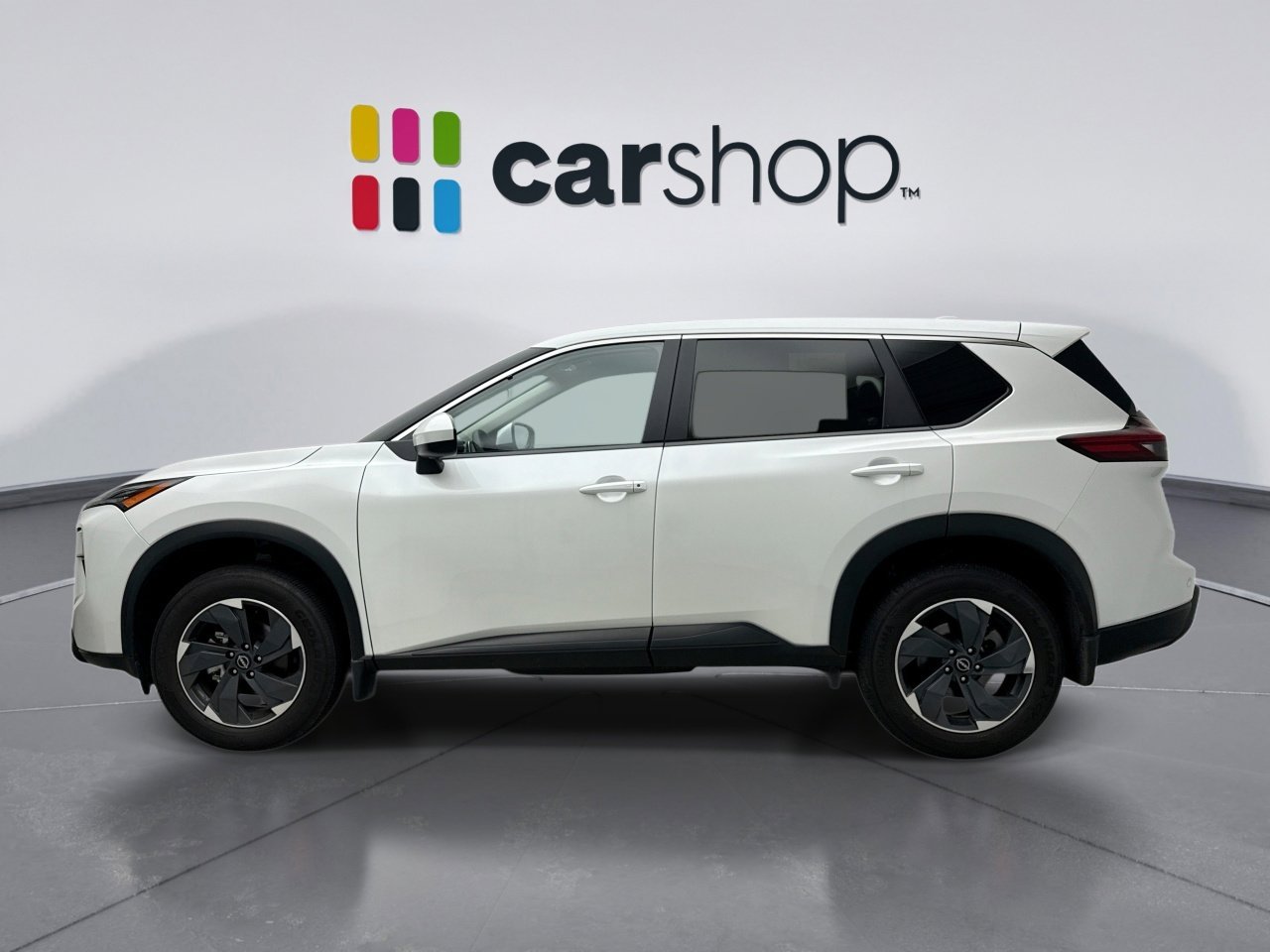 Used 2025 Nissan Rogue SV image 2