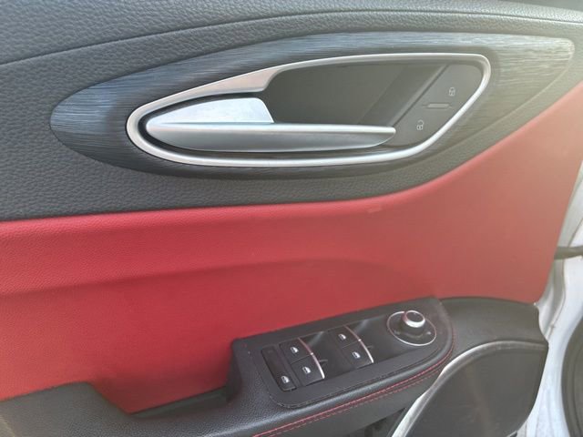Used 2019 Alfa Romeo Giulia AWD image 45