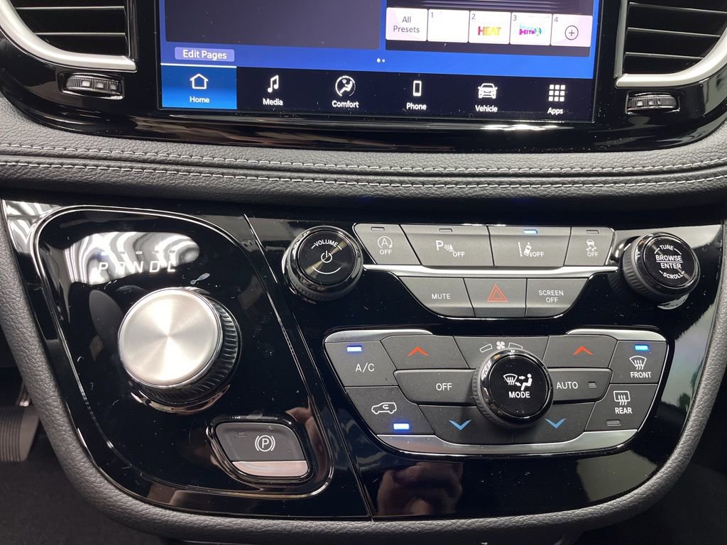 New 2026 Chrysler Pacifica Select image 15