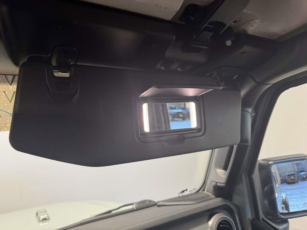 Used 2023 Jeep Wrangler Willys AWD/4WD image 27