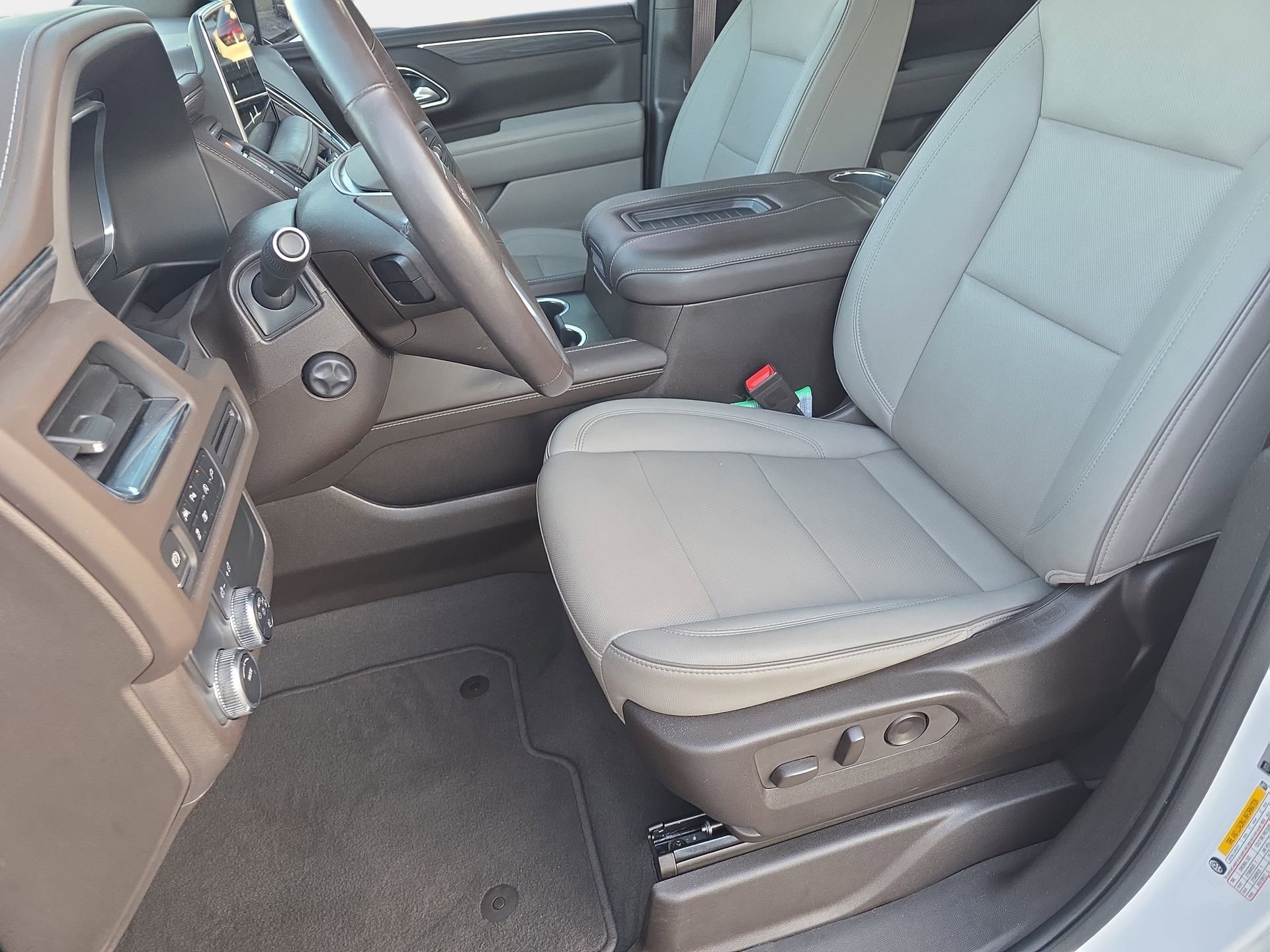 Used 2022 GMC Yukon SLT w/ SLT Premium Package RWD image 15