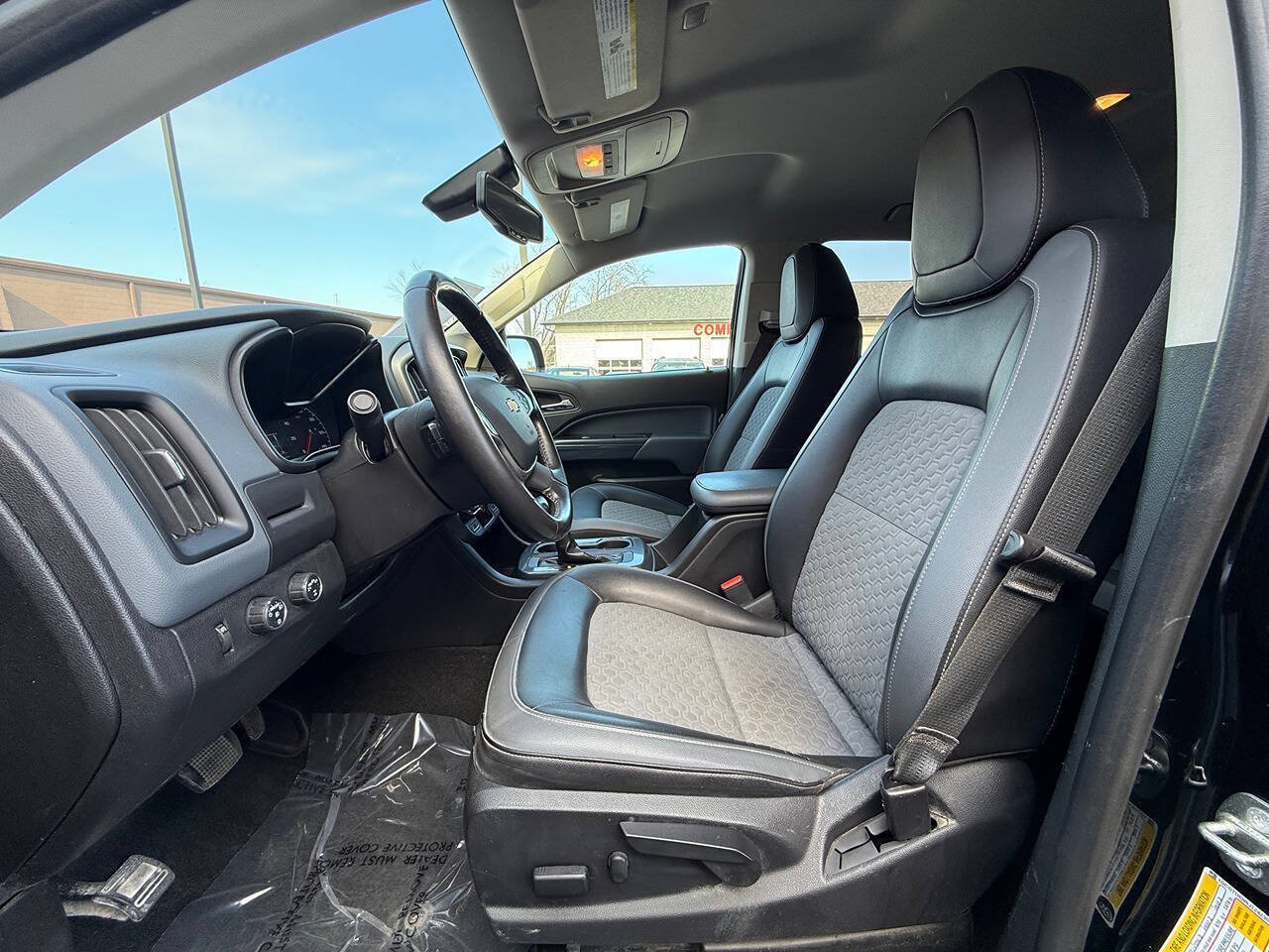 Used 2018 Chevrolet Colorado Z71 AWD/4WD image 17