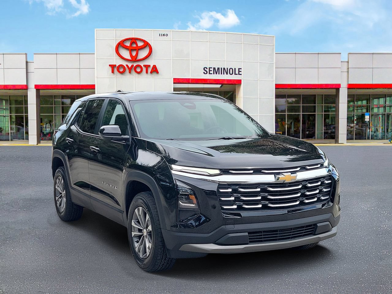 Used 2026 Chevrolet Equinox LT FWD image 2