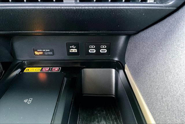 Used 2025 Toyota Camry LE image 16