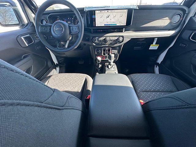 New 2026 Jeep Gladiator Mojave w/ Technology Group AWD/4WD image 19