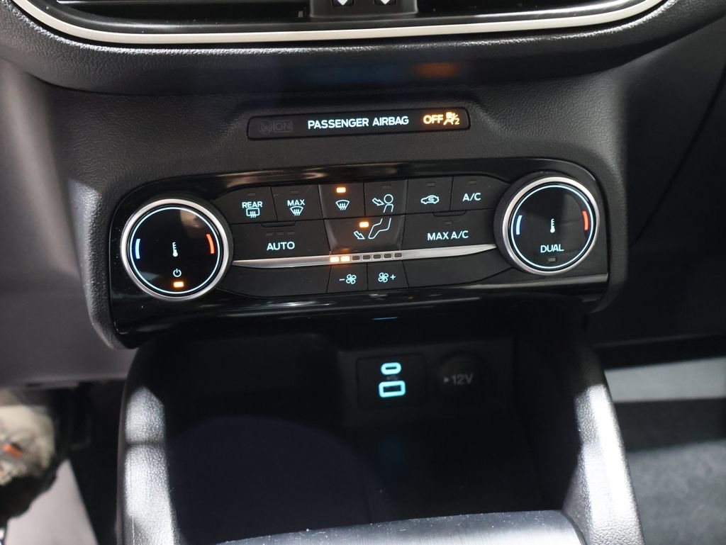 Used 2022 Ford Escape SE image 27