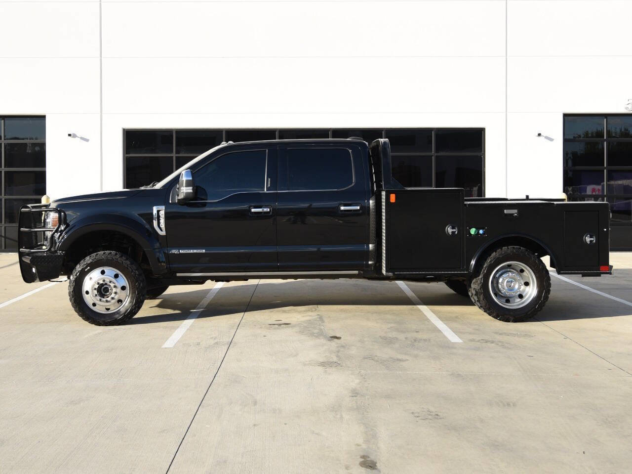 Used 2022 Ford F450 Platinum w/ FX4 Off-Road Package image 5