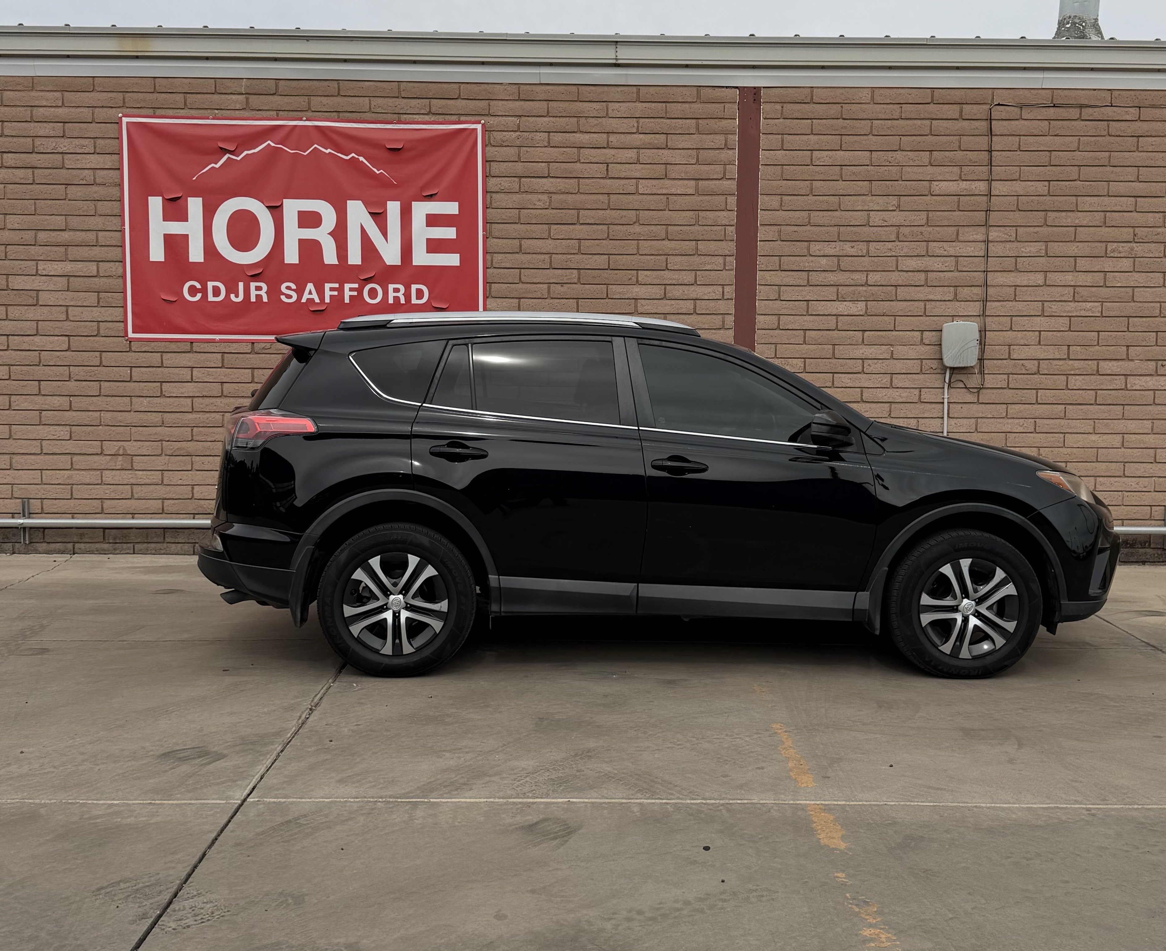 Used 2017 Toyota RAV4 LE w/ All Weather Liner Package AWD/4WD image 4