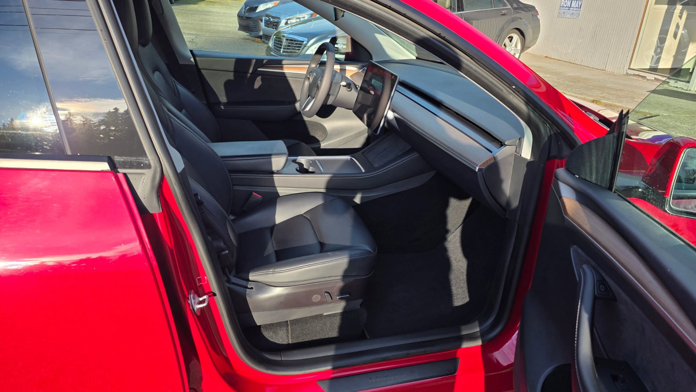 Used 2023 Tesla Model Y Long Range image 13