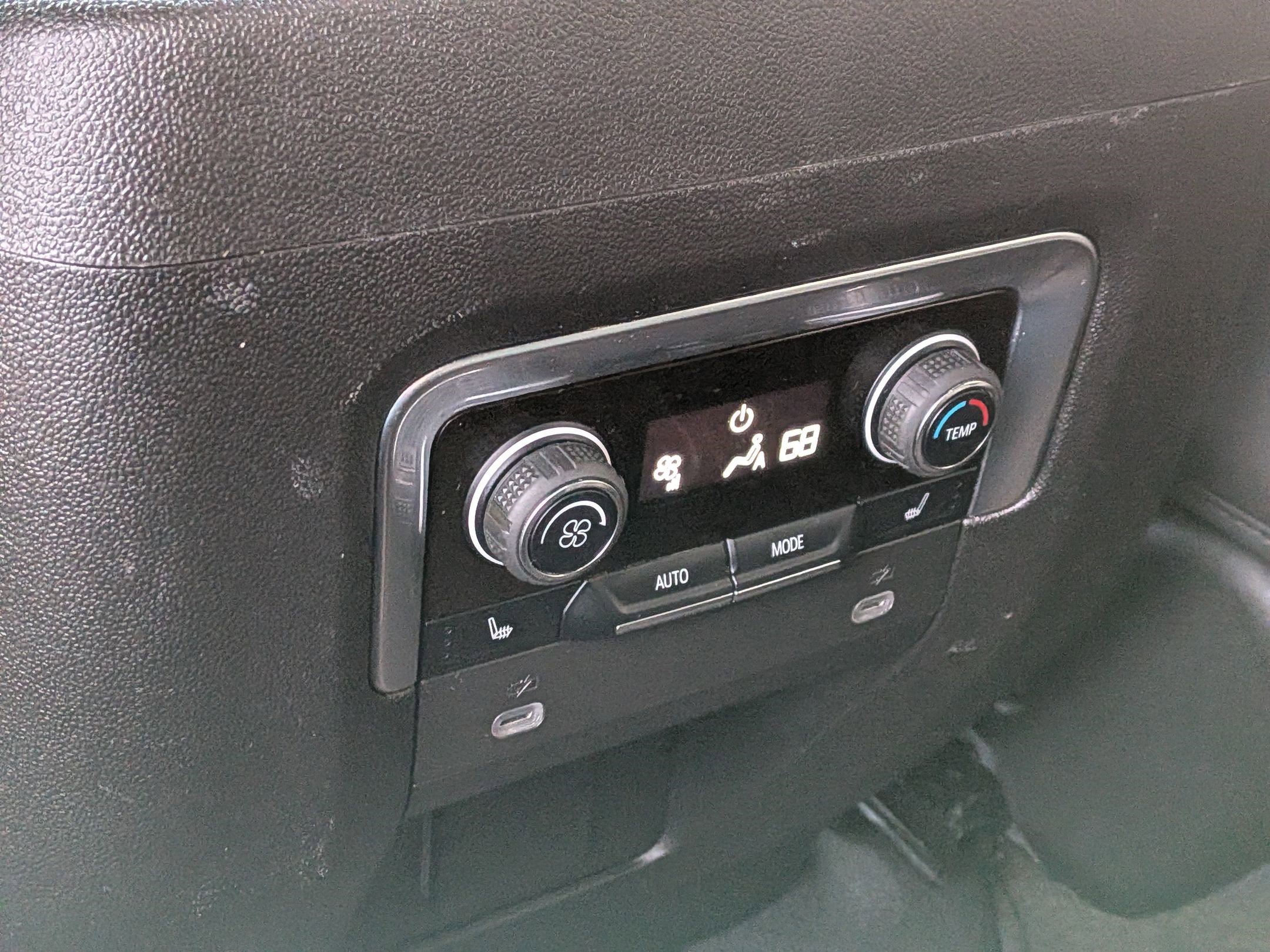 Used 2023 Chevrolet Suburban Premier image 26