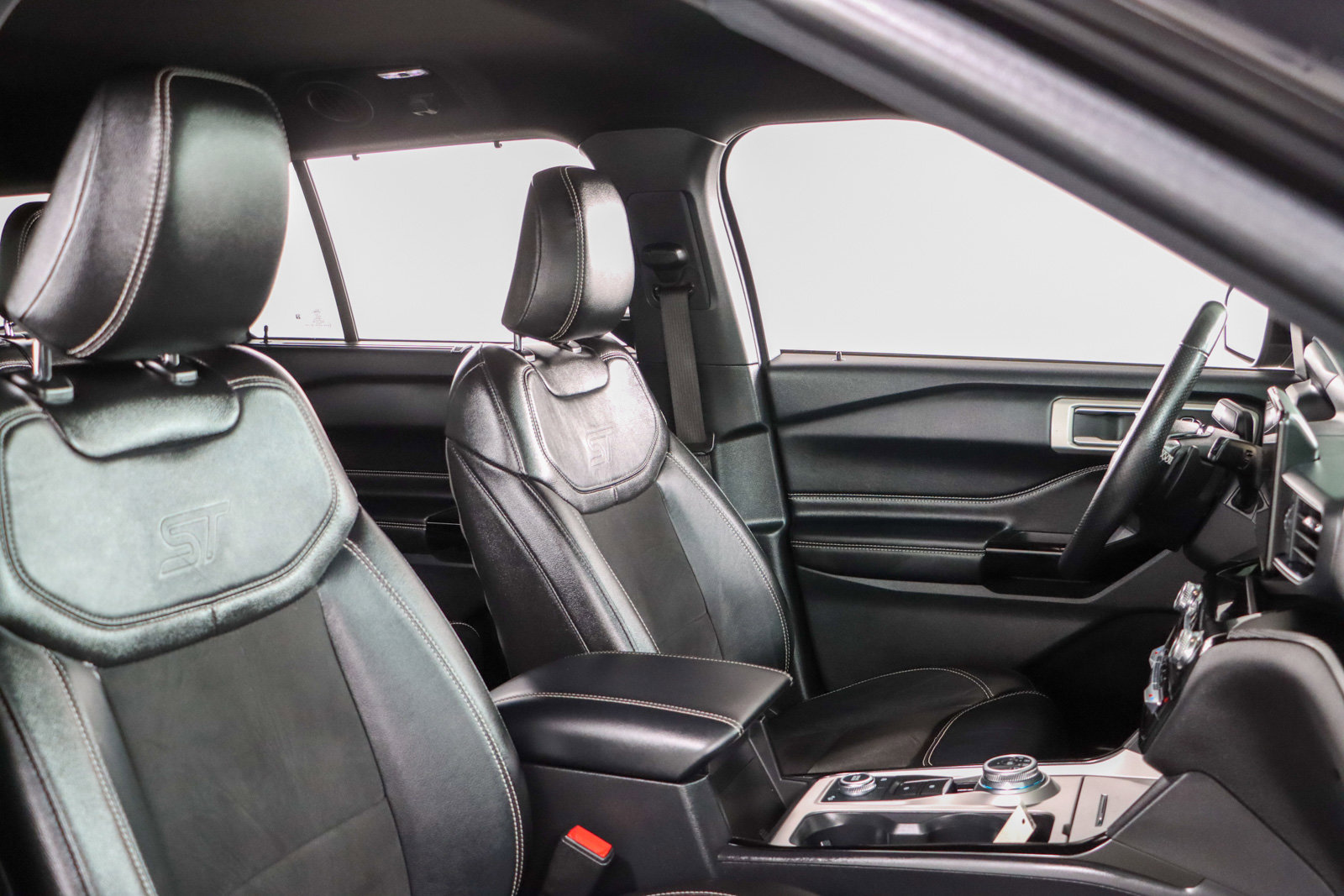 Used 2022 Ford Explorer ST w/ ST Street Pack image 27