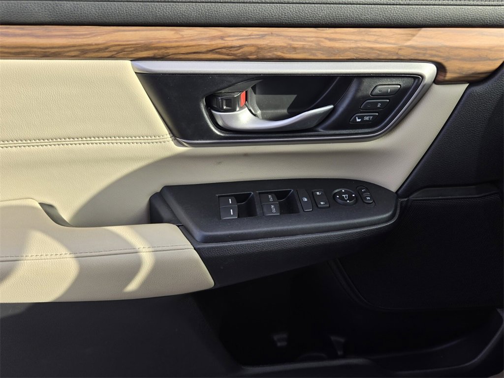 Used 2018 Honda CR-V Touring image 25