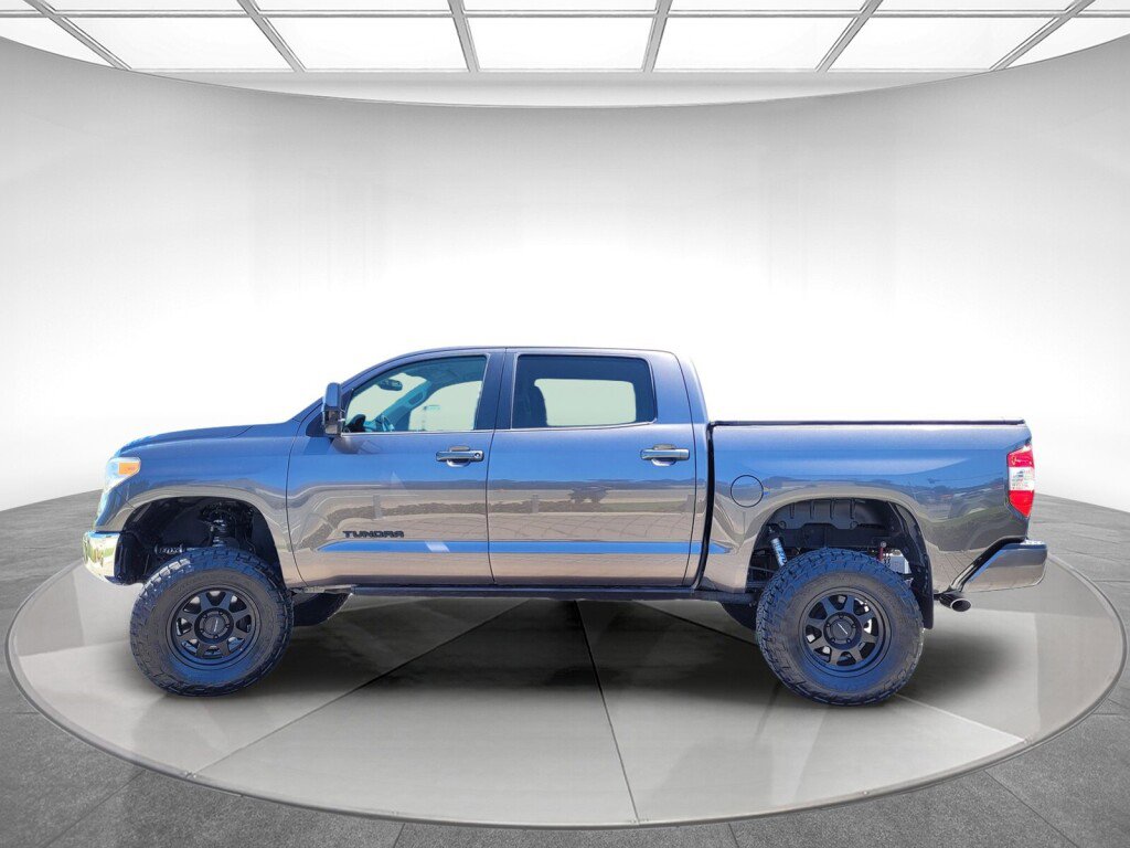 Used 2017 Toyota Tundra Limited w/ Limited Premium Package AWD/4WD image 6