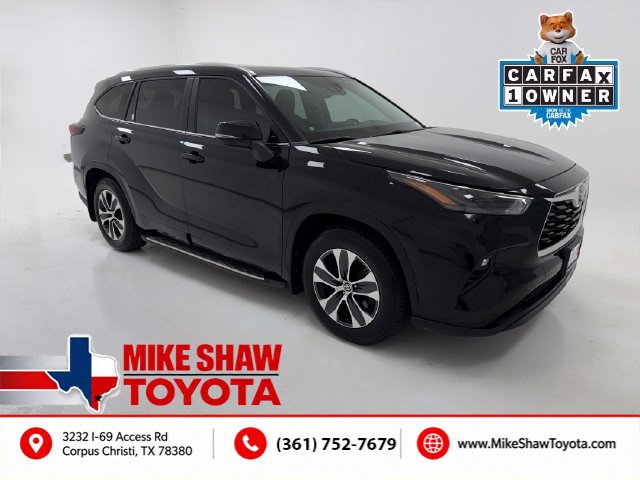 Used 2024 Toyota Highlander XLE FWD image 1