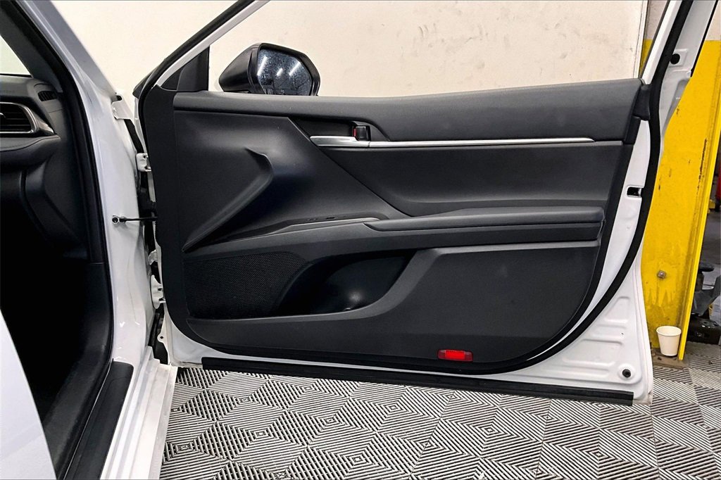 Used 2024 Toyota Camry LE image 25