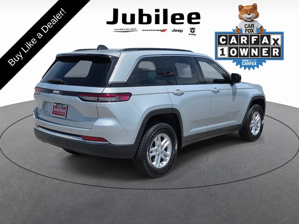 Used 2025 Jeep Grand Cherokee Laredo w/ Luxury Tech Group I AWD/4WD image 5