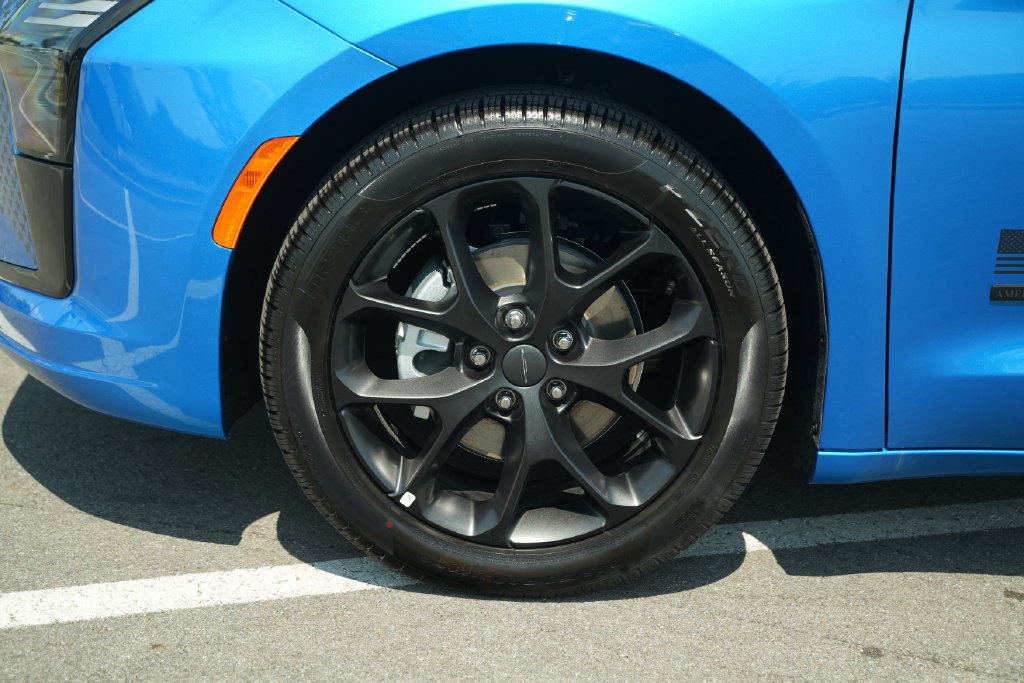 New 2027 Chrysler Pacifica Select FWD image 9