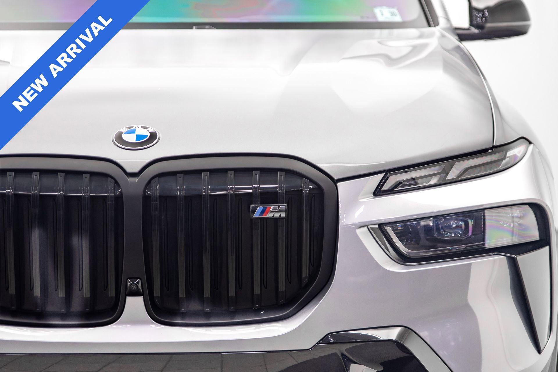 Used 2025 BMW X7 M60i w/ Executive Package image 10