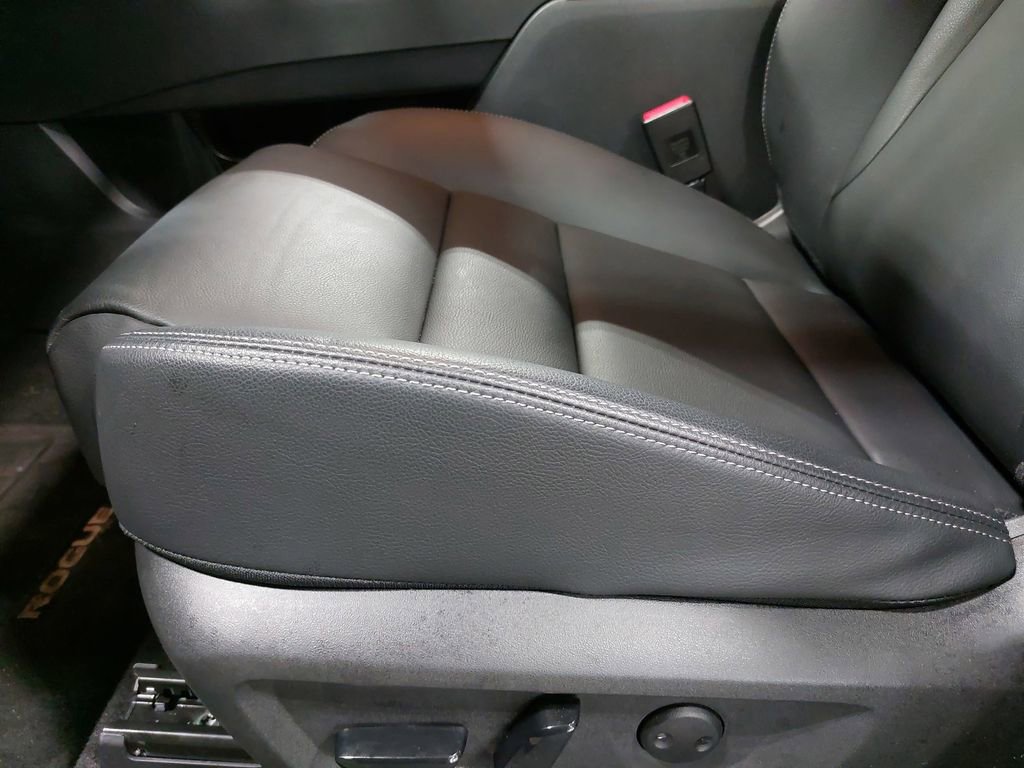 Certified 2025 Nissan Rogue SL image 55