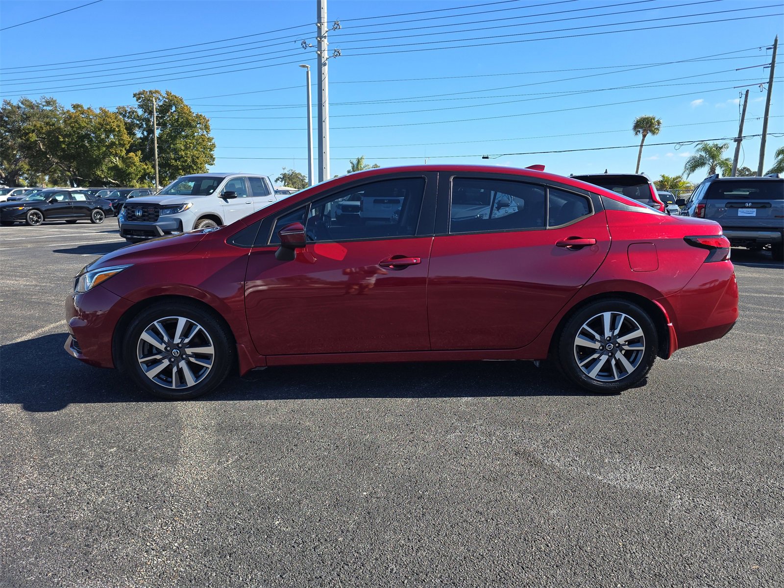 Used 2020 Nissan Versa SV image 6