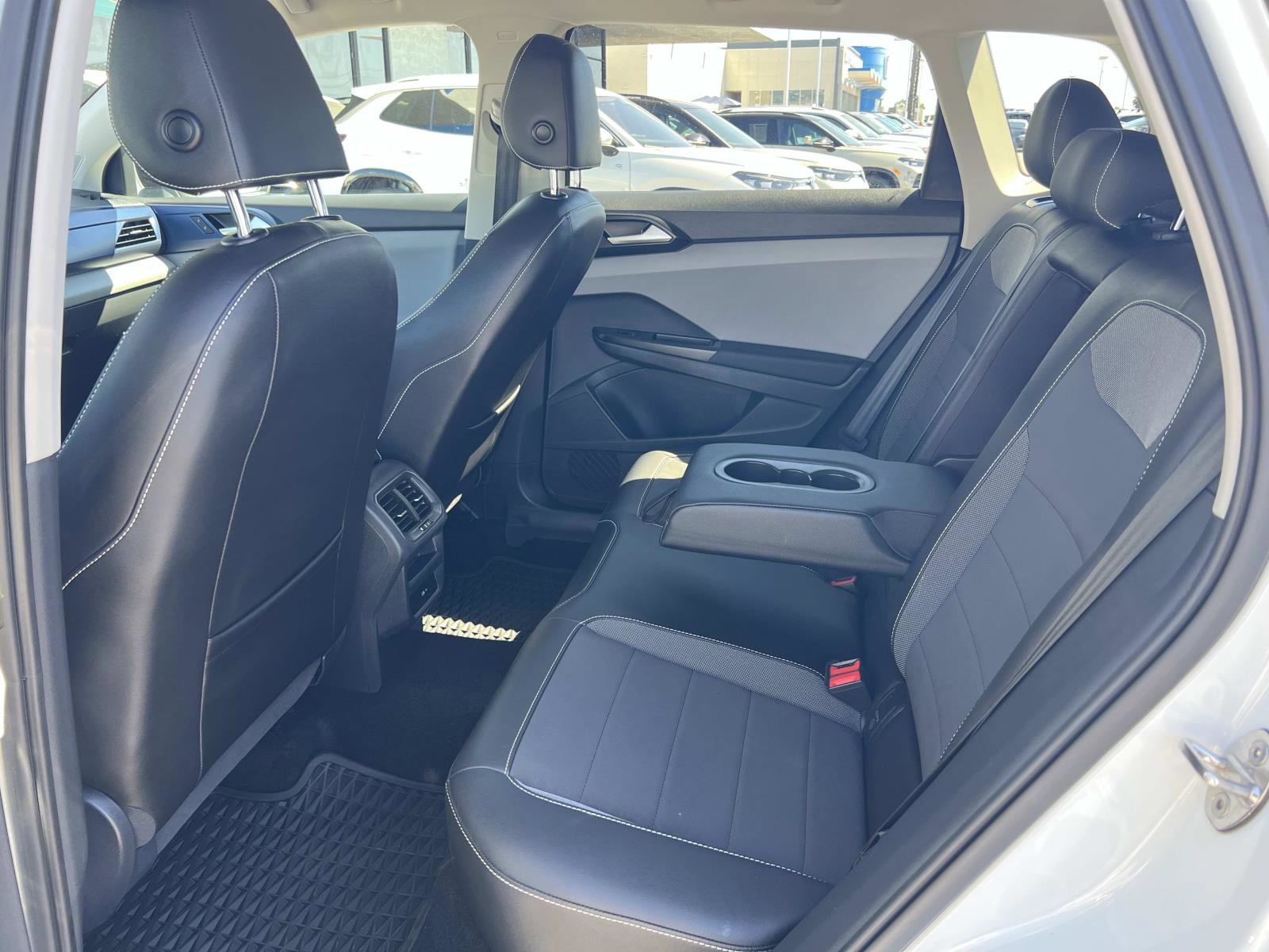 Certified 2023 Volkswagen Taos SE w/ Black Wheel Package image 19