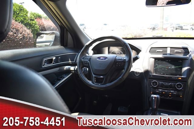 Used 2018 Ford Explorer XLT w/ Equipment Group 202A FWD image 29