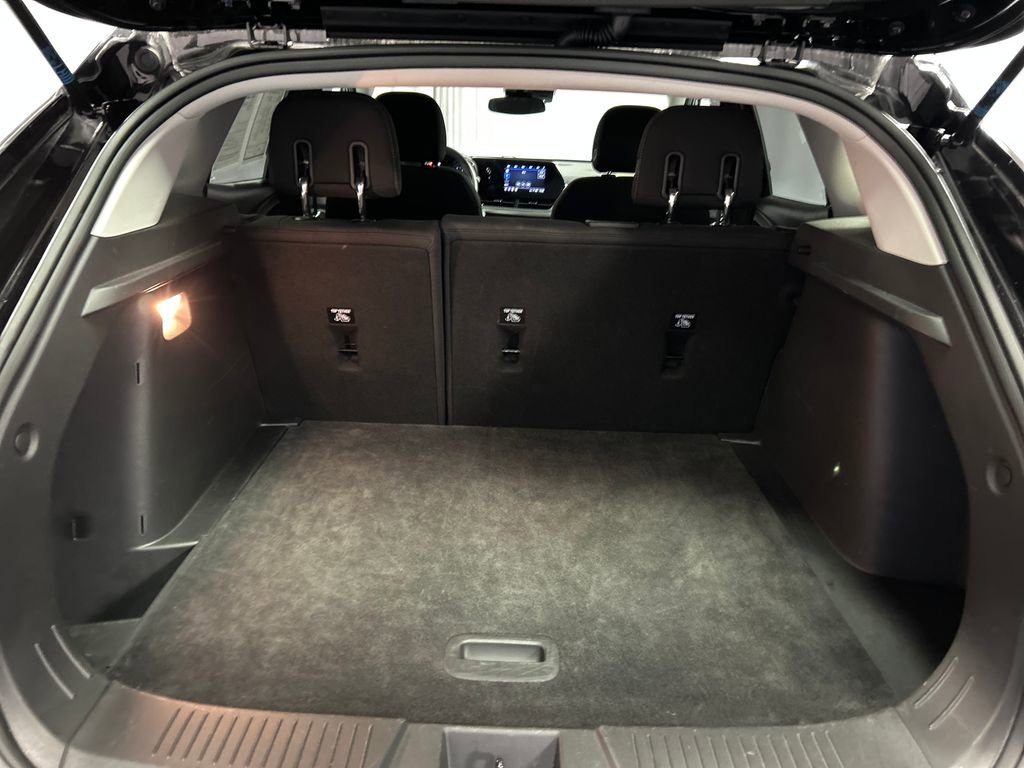 Used 2025 Chevrolet Trax LS FWD image 22