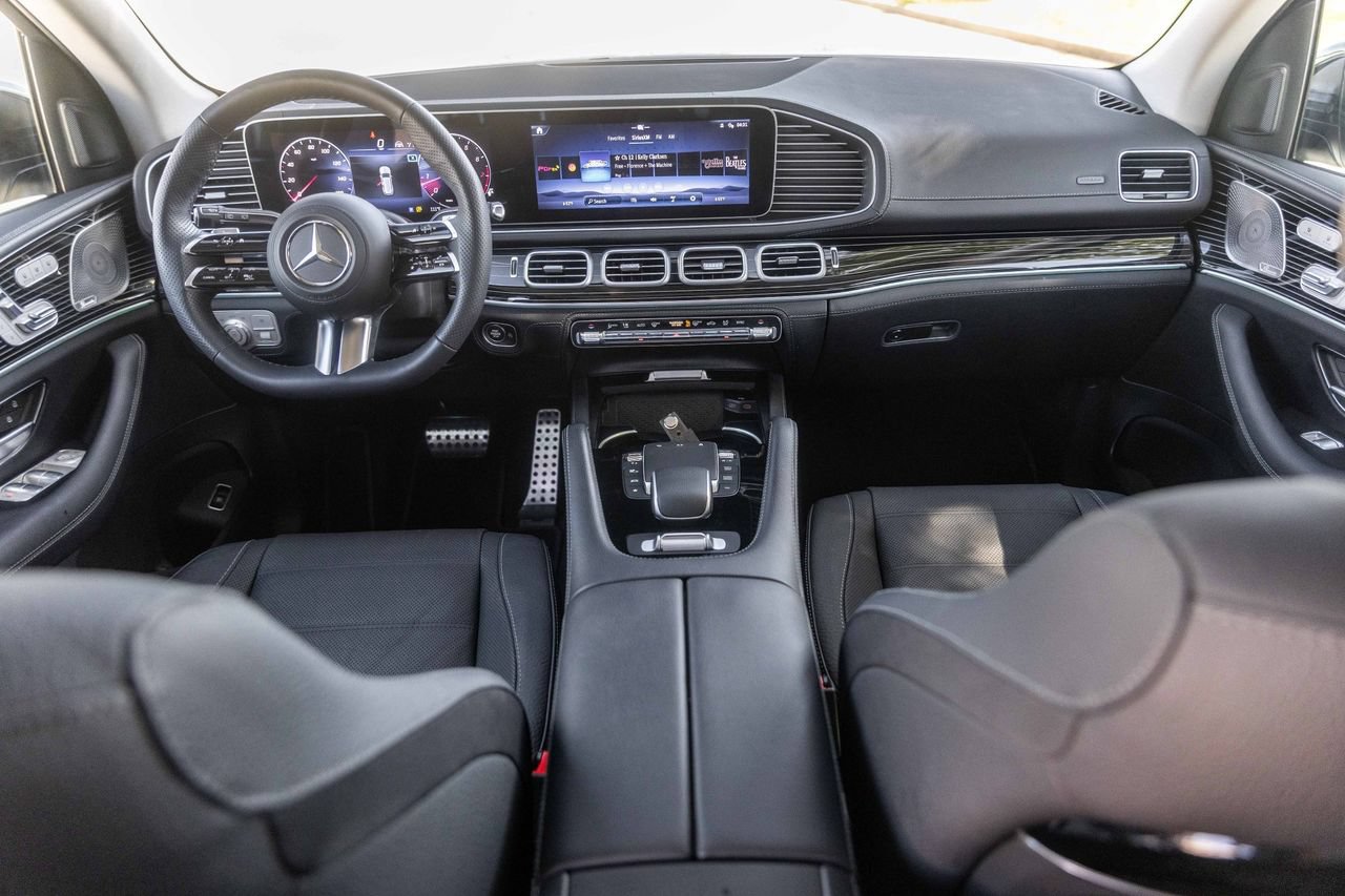 Used 2024 Mercedes-Benz GLS 580 4MATIC image 36