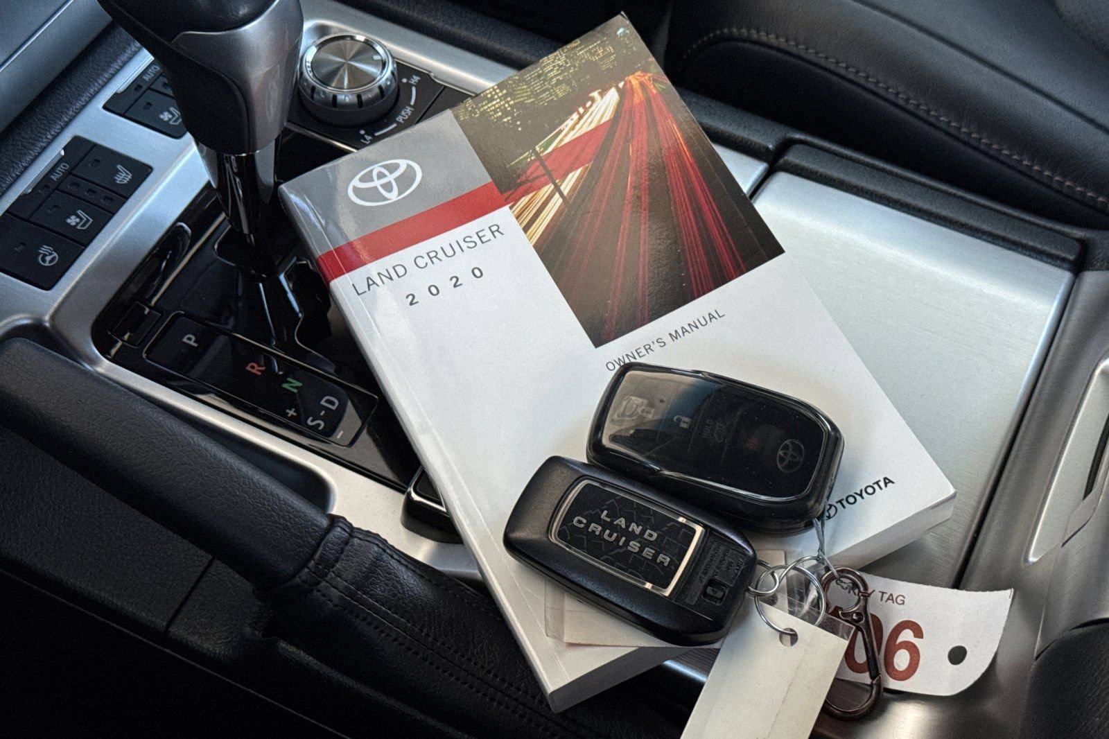 Used 2020 Toyota Land Cruiser Heritage Edition AWD/4WD image 11