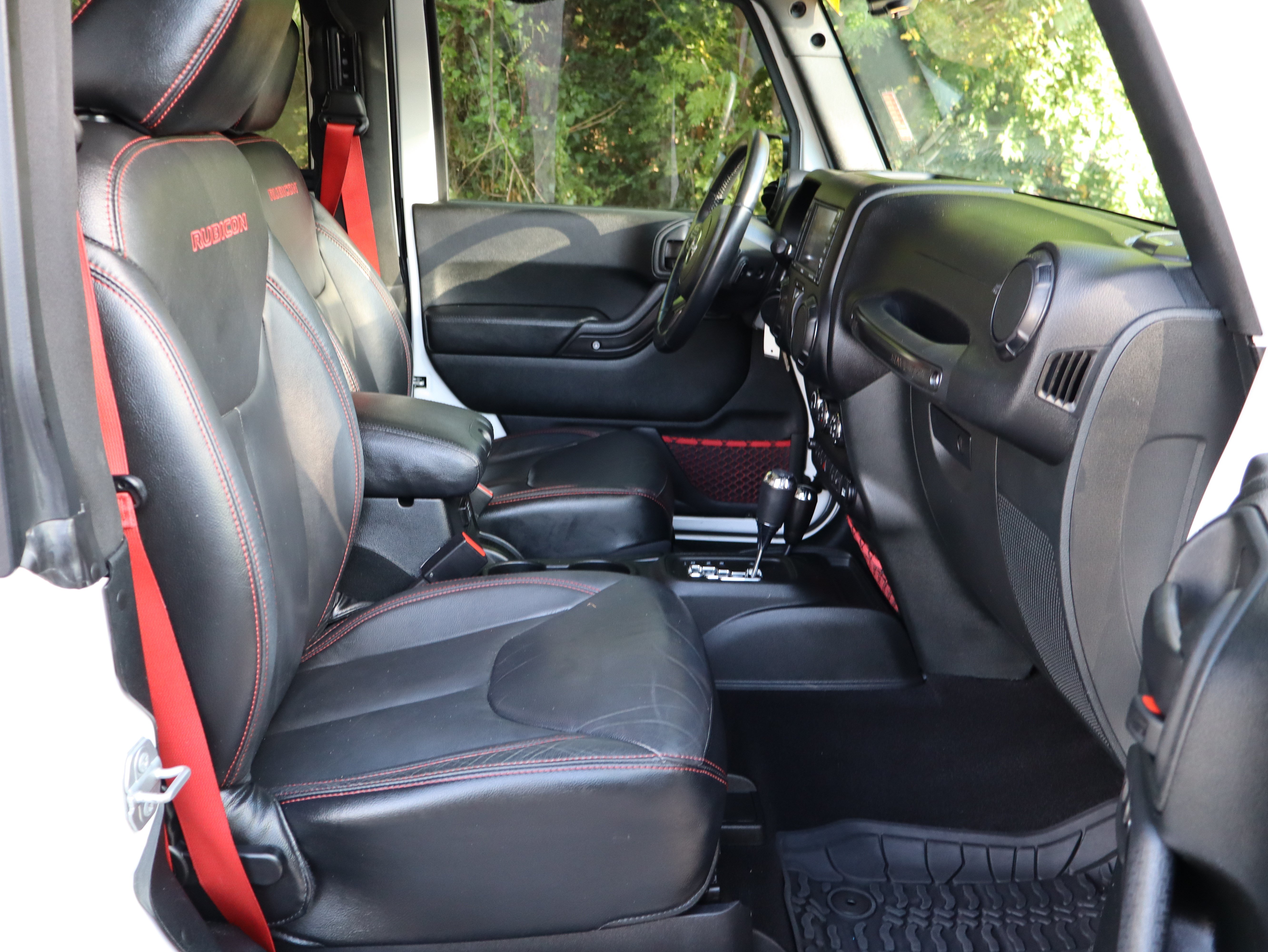 Used 2018 Jeep Wrangler Rubicon AWD/4WD image 35